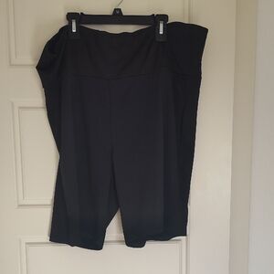 SHEIN Black High-Rise Capri Leggings